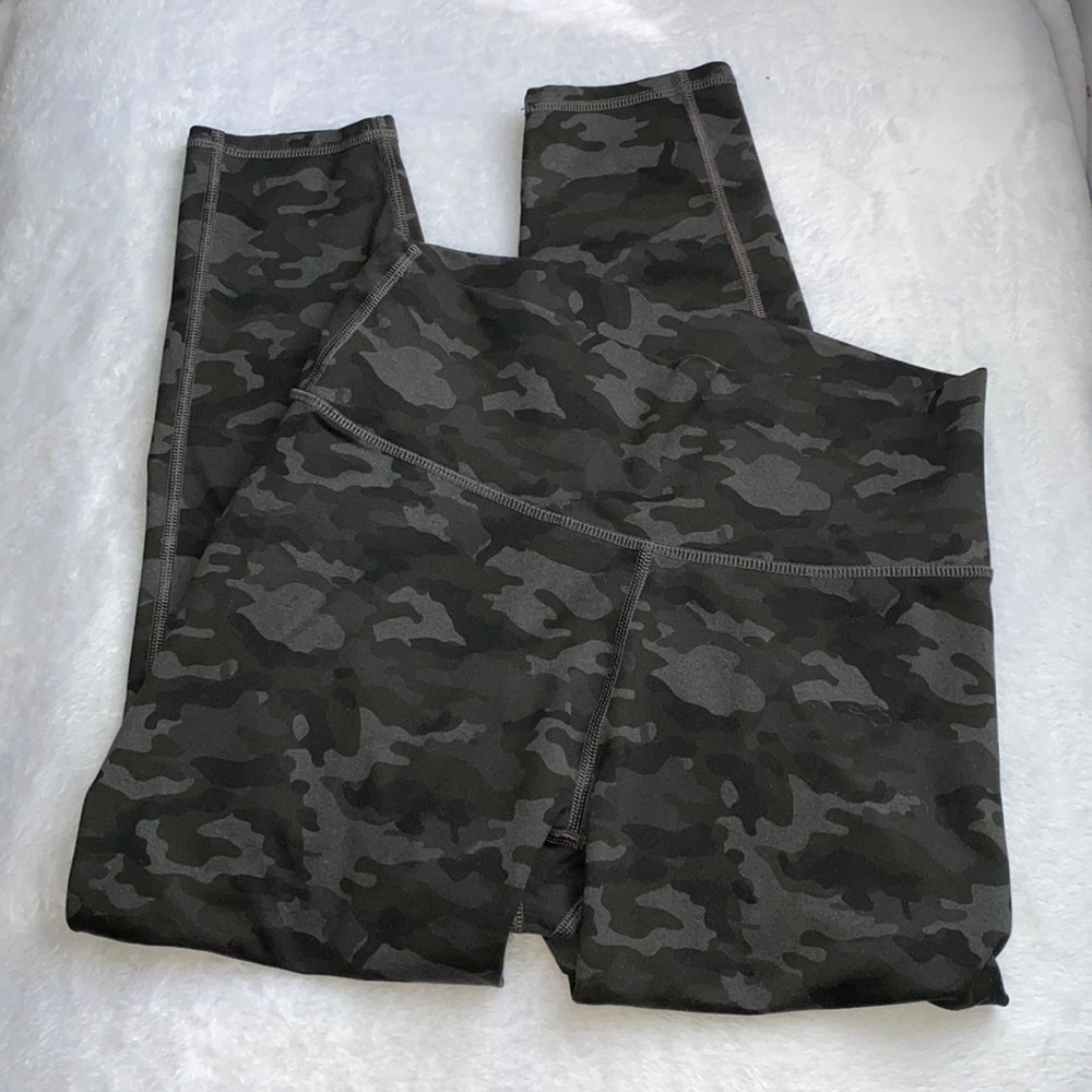 Camo cropped leggings